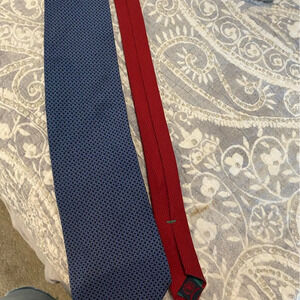 Vintage Tommy Hilfiger geometric Blue 100% Silk Men’s Neck Tie Made In Usa